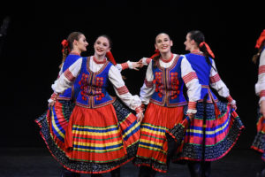 Wytańczyli, wyśpiewali i pokazali historię. “Polonia Restituta” w płockim Teatrze [FOTO]