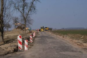 Trwa przebudowa jednej z najważniejszych dróg w powiecie płockim [FOTO]