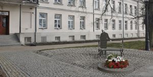 W Płocku stanie pomnik Tadeusza Mazowieckiego [WIZUALIZACJA]