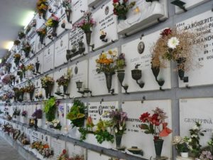 Na płockim cmentarzu powstaną kolumbaria. Na początek 120 miejsc na urny z prochami