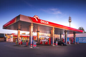 Tańsze paliwo na stacjach paliw Orlen. Majówkowa promocja rozpoczyna się od piątku…