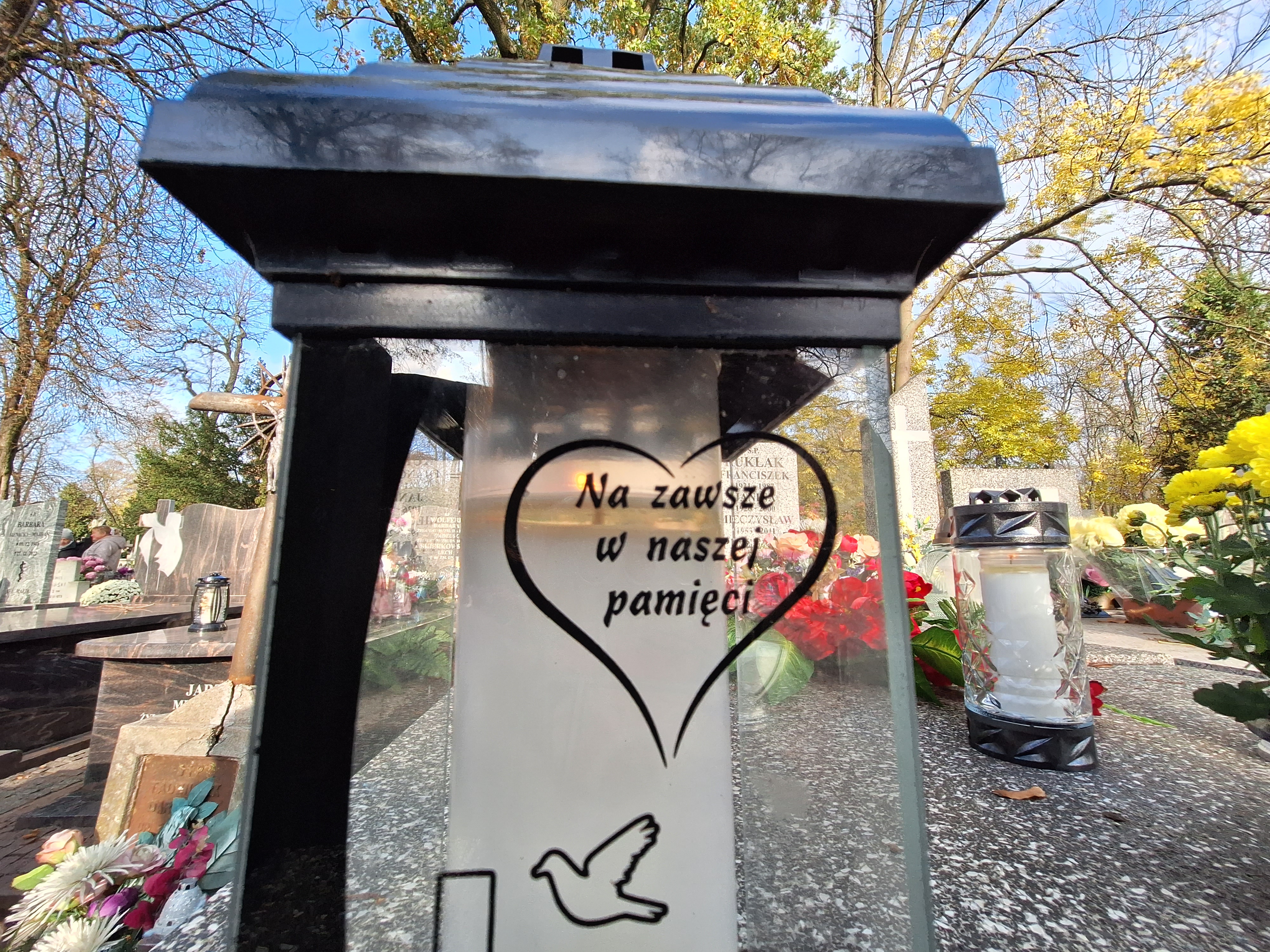 Okradali groby. Złodzieje zostali złapani na gorącym uczynku