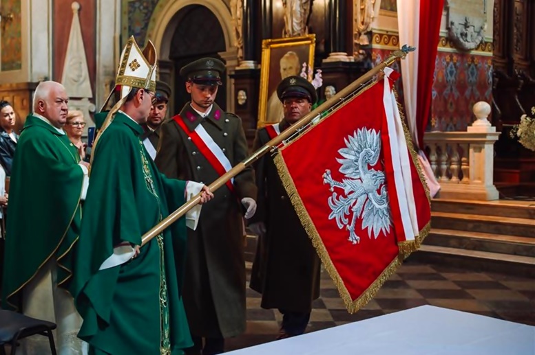Jako jedyni w Polsce mają swój sztandar. Okazją do jego nadania było 25-lecie istnienia. Rangę wydarzania podkreśliły wyjątkowe mundury