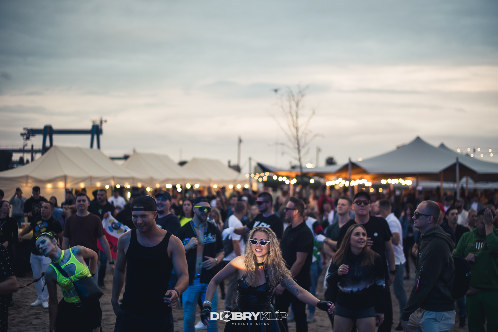 Noc świateł, dźwięków i tańca nad Wisłą – trzecia edycja Ekwador Festival 2025