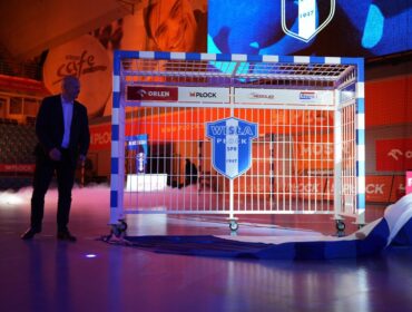 Rozkochani w płockim klubie mogą wyrazić swoją miłość… kłódką. Orlen Wisła Płock gotowa do nowego sezonu! [FILM] [FOTO]