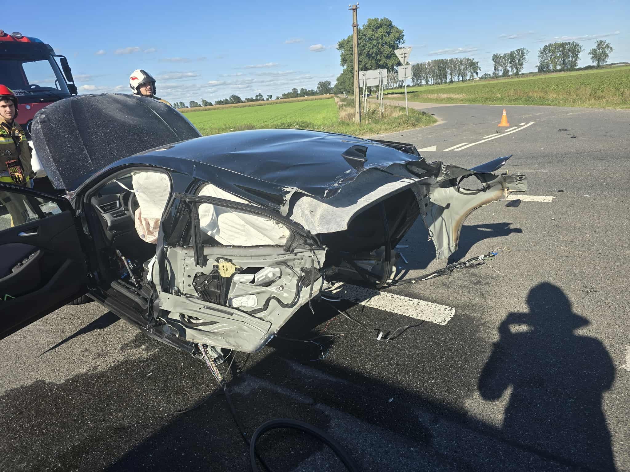 Groźny wypadek pod Drobinem. Na miejscu lądował helikopter LPR. Droga zablokowana! [FOTO]