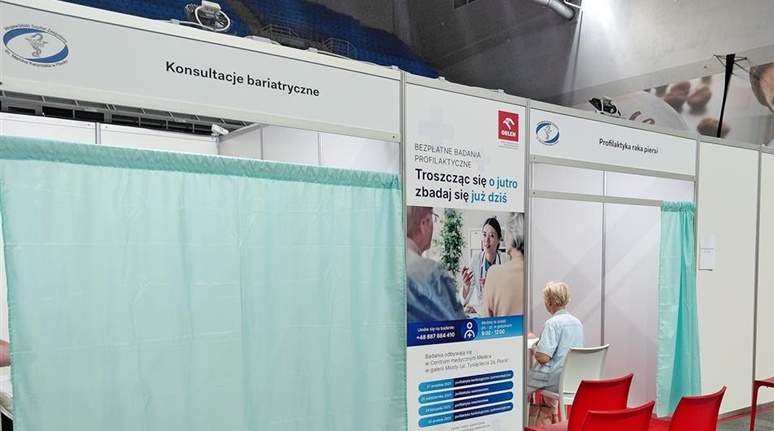 Podchodzili, dopytywali… Efekt? 12 osób do zabiegu po konsultacji w Miasteczku Zdrowia. Czy mieszkańcy chcą leczyć otyłość?