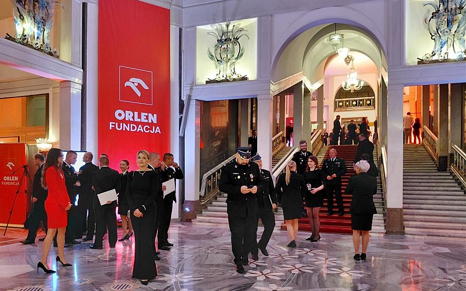 Rekordowe pieniądze dla PSP i OSP rozdane, i zapowiedź kolejnych. Orlen zaprosił i ugościł strażaków z całej Polski [FILM] [FOTO]