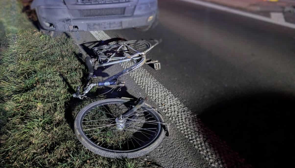 Tragedia w Drobienie. Nie żyje rowerzysta, potrącony przez samochód