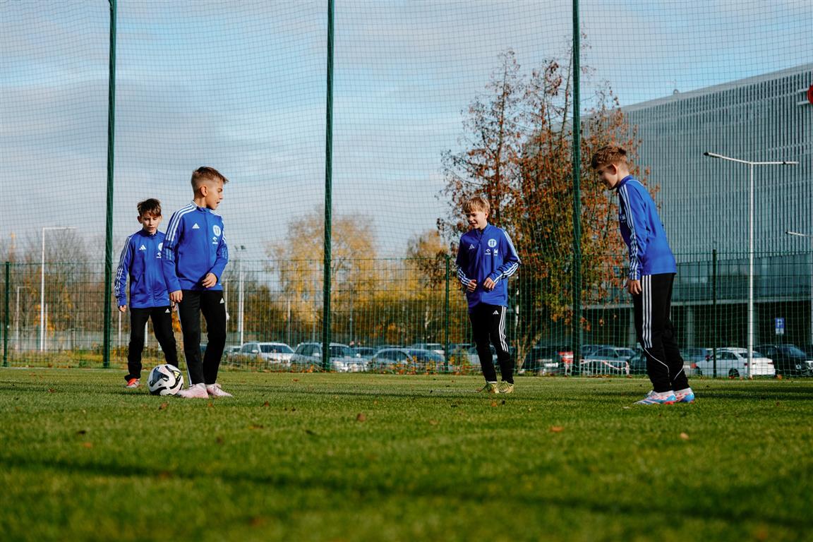 Tylko trenować… W Płocku przy Orlen Stadionie przybyły dwa boiska. Jedno nowiutkie, wybudowane od podstaw [FOTO]