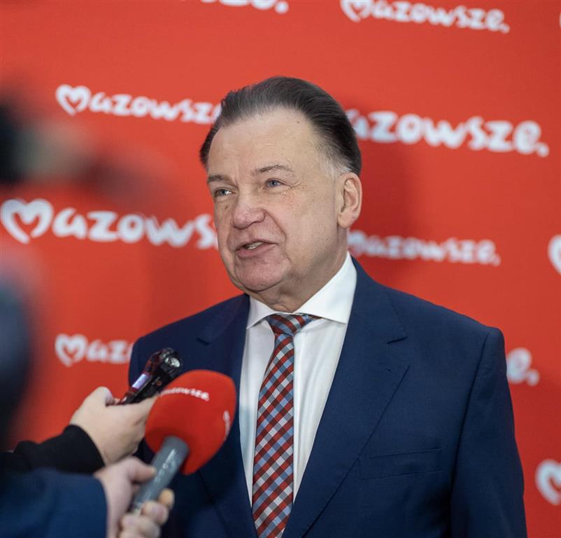 Po raz pierwszy w historii mazowieccy radni obradowali poza swoją siedzibą. W auli płockiego ratusza zapadły ważne decyzje. A chodzi o budżet [FOTO]