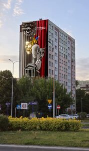 Nowy mural, który powstaje w Płocku urzeka grafiką, kolorami, przekazem i wielkością