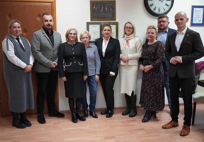 Nocna opieka zdrowotna w Wyszogrodzie będzie utrzymana. Starosta płocki: troska o zdrowie mieszkańców pozostaje dla nas priorytetem