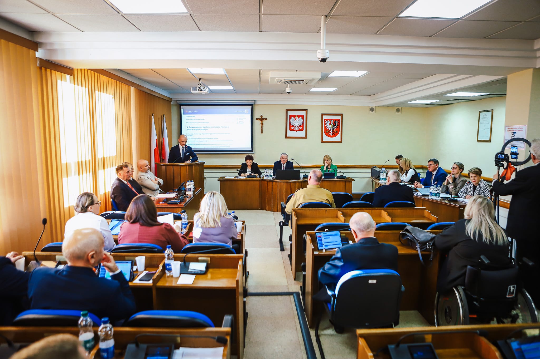 Więcej kasy dla powiatu płockiego – jest zgoda radnych! Ale też… temat rzeka oraz istotny projekt realizowany przez DPS „Nad Jarem”