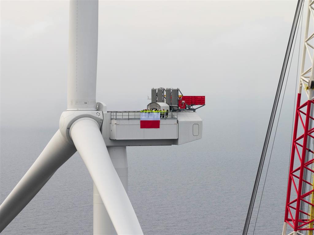 Przybywa turbin wiatrowych na Bałtyku. Kilka wyposażonych jest już w gondole. Kiedy pierwszy prąd?