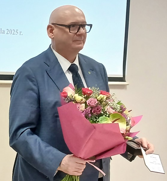 Nowoczesny sprzęt medyczny trafił do Centrum Onkologii w Płocku. Wyjątkowa konferencja w szpitalu na Winiarach… były medale i kwiaty [FOTO]