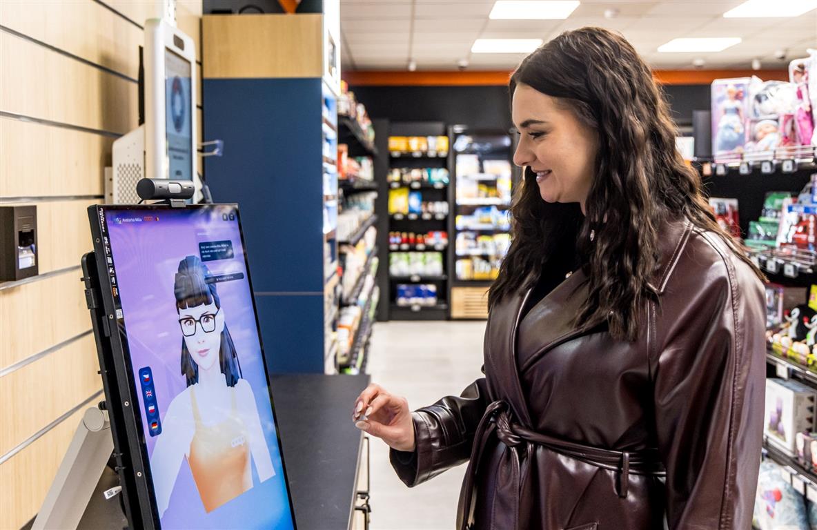 Pierwszy samoobsługowy sklep na stacji Orlen. W robieniu zakupów pomaga awatar. Jest jedno 'ale’… [FOTO]