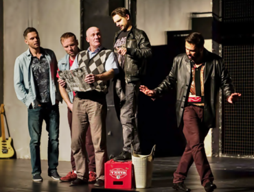 Bezrobotni wpadają na pomysł… wychodzi komedia, czyli „Goło i wesoło”. Już niebawem do obejrzenia w Płocku