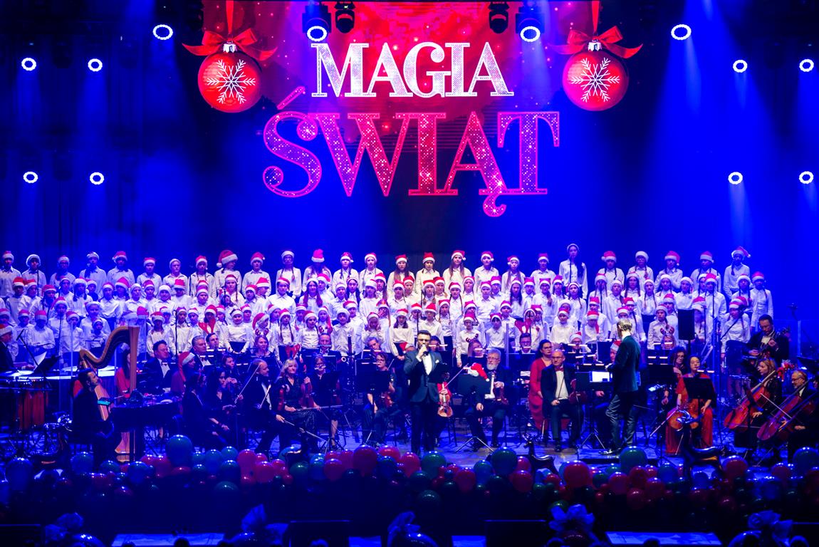 Magia Świąt wybrzmiała w płockiej Orlen Arenie. Wspaniały koncert polskich gwiazd, chórów dziecięcych oraz orkiestry symfonicznej [FOTO]