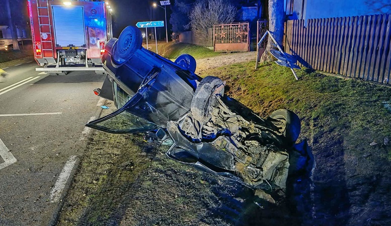 Groźny wypadek w gm. Gąbin w pow. płockim. 38-latek w stanie zagrażającym życiu trafił do szpitala