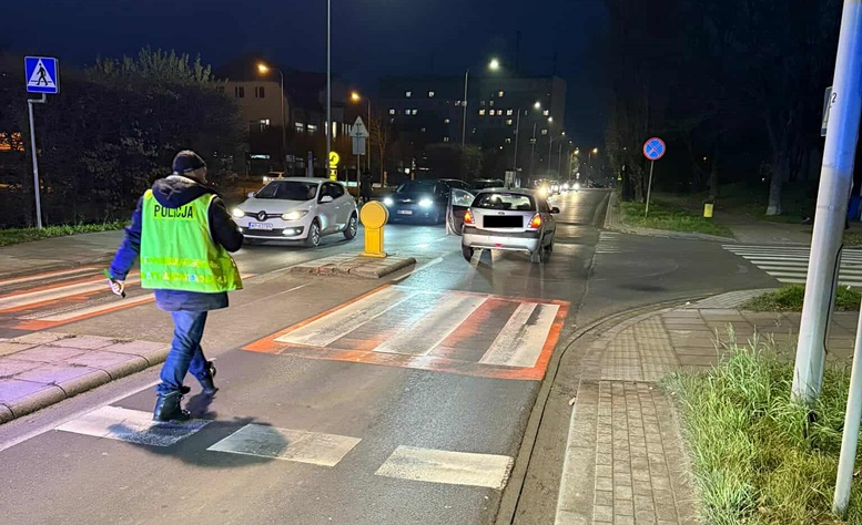 Potrącenie pieszej w al. Kobylińskiego w Płocku. Utrudnienia w ruchu!