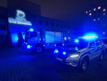 Ładunek wybuchowy w piwnicy Teatru Dramatycznego w Płocku. Policja sprawdza pozostałe pomieszczenia
