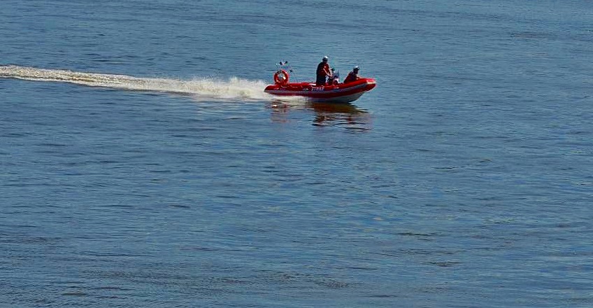 Nie żyję wędkarz, który wpadł do Wisły w Wyszogrodzie. Policjanci na miejscu wykonali czynności pod nadzorem prokuratora