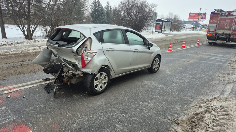 Zderzenie dwóch samochodów na skrzyżowaniu ul. Wyszogrodzkiej z ul. Morelową w Płocku. Utrudnienia w ruchu!