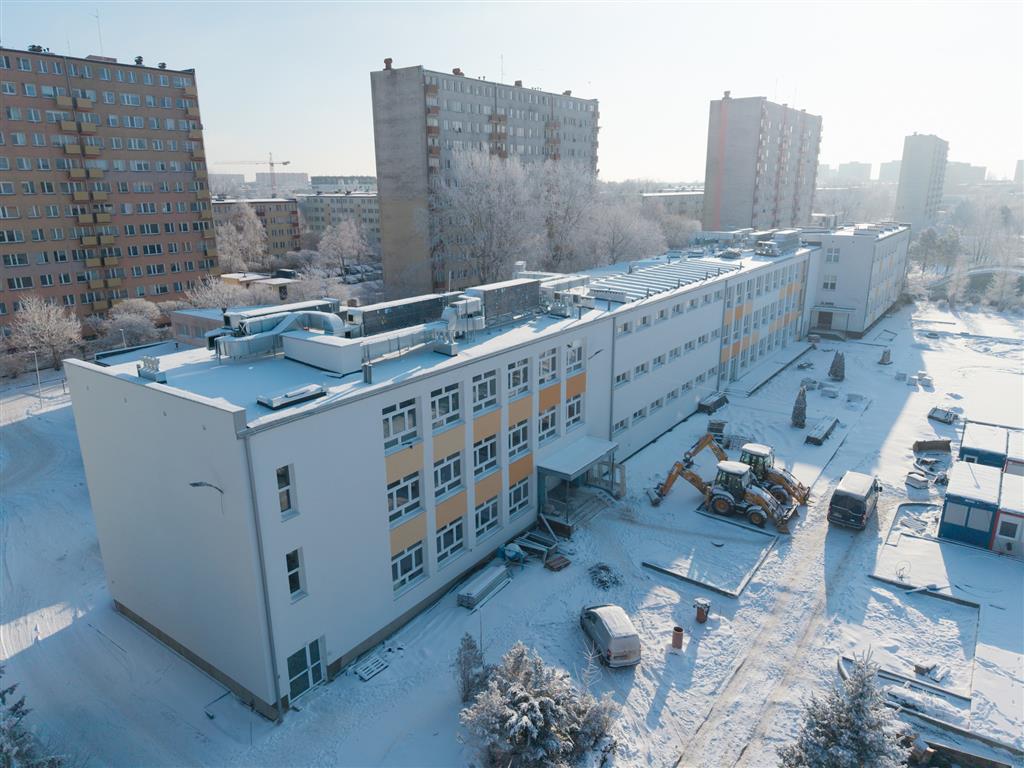 Wykorzystany będzie każdy metr kwadratowy. W obiekcie po 'starej’ płockiej szkole powstanie żłobek, i nie tylko [FOTO]