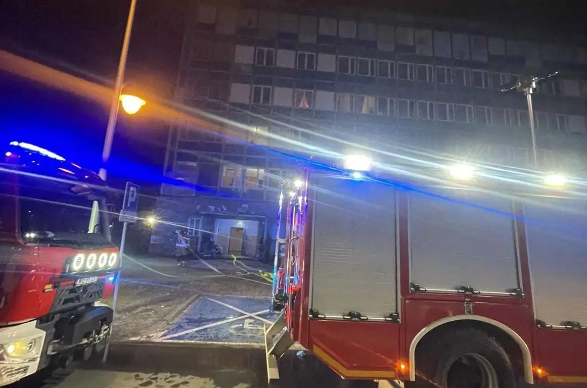 Groźny pożar w centrum Płocka. Ewakuowano 26 osób! Prawdopodobnie wybuchł biokominek