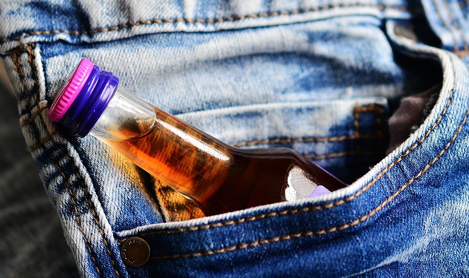 Nocny zakaz sprzedaży alkoholu w Płocku? Mieszkańcy za ograniczeniem. Znamy wyniki konsultacji