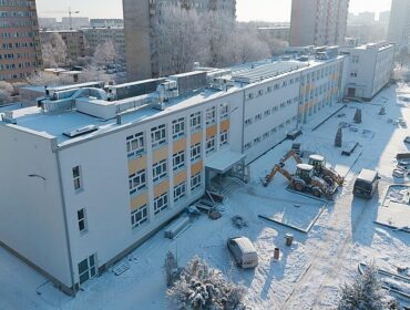 Wykorzystany będzie każdy metr kwadratowy. W obiekcie po 'starej’ płockiej szkole powstanie żłobek, i nie tylko [FOTO]