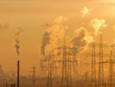 Ryzyko wystąpienia smogu na terenie Płocka. Podano przyczyny! Lepiej dziś nie spacerować… [KOMUNIKAT]