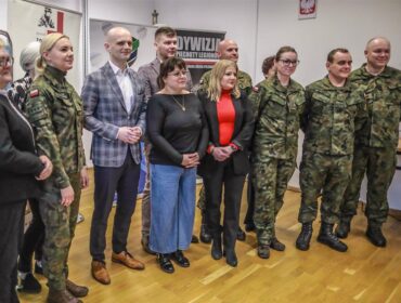 Marsz do woja, marsz… W powiecie płockim trwa kwalifikacja wojskowa. Są pytania i odpowiedzi. Jakie konsekwencje za niestawienie się? [FOTO]