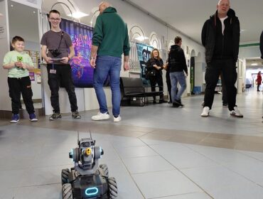 W tej szkole tego nie znajdziesz, czyli „po co nam klasówki”. Drzwi Otwarte w Mazowieckim Technikum Innowacji w Płocku [FOTO] [FILM]