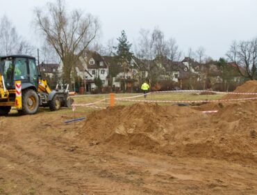 Dzielnica Płocka zyska miejsce do rekreacji 'zatopione’ w zieleni. Polana rekreacyjna, siłownia, plac zabaw, a nawet Flow Park czy psi park… [FOTO]