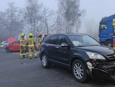 Zderzenie kilku samochodów w Cekanowie (gm. Słupno). Droga całkowicie zablokowana!