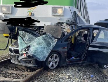 Śmiertelny wypadek w Ogorzelicach w gm. Stara Biała (pow. płocki). Zderzenie szynobusa z BMW