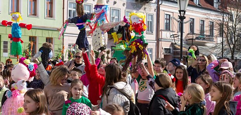 Radosny i barwny korowód przejdzie ulicami Płocka. Marzanny popłyną z nurtem Wisły, a potem już… wiosna