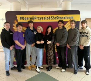 Młodzież z powiatu płockiego w finale największego turnieju esportowego w Europie. Powalczą o super nagrodę!