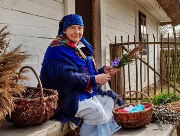 Istne tłumy na Niedzieli Palmowej w sierpeckim skansenie. W każdej chałupie coś… [FOTO]