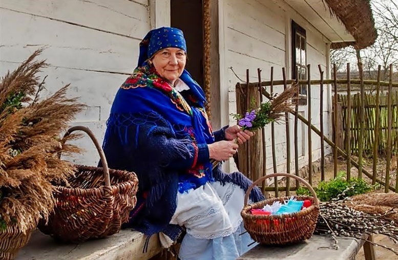 Istne tłumy na Niedzieli Palmowej w sierpeckim skansenie. W każdej chałupie coś… [FOTO]