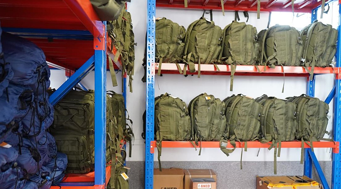 Magazyny pełne… pomocy powstają w powiecie płockim. Szeroka kooperacja i nadrabianie zaległości [FOTO]