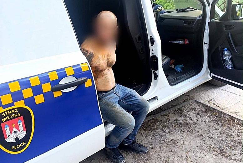 Agresor z Zawiercia na gościnnych „występach” w Płocku. Zastraszył mieszkańców, zaczepiał dzieci. Interwencja Straży Miejskiej