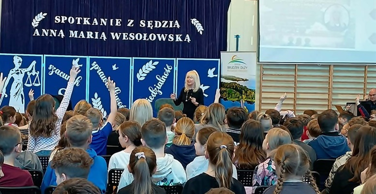 Sławna sędzia odwiedziła podpłocką gminę. Anna Maria Wesołowska gościem specjalnym cyklu spotkań [FOTO]
