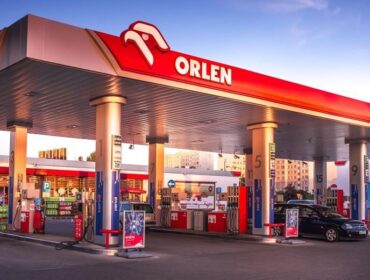 Dobra wiadomość dla kierowców. Orlen przedłużył promocję na zakup paliwa