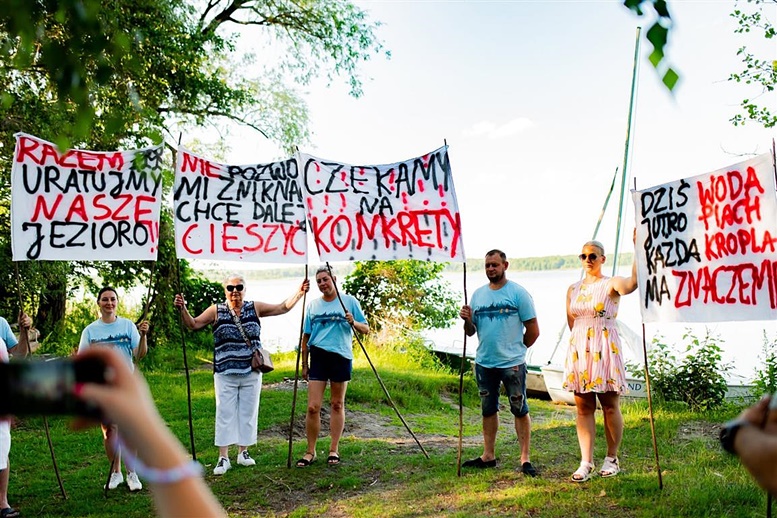 Słynne Jezioro Zdworskie w powiecie płockim 'umiera’. Mieszkańcy i władze apelują. RZGW odnosi się do sytuacji [FOTO]