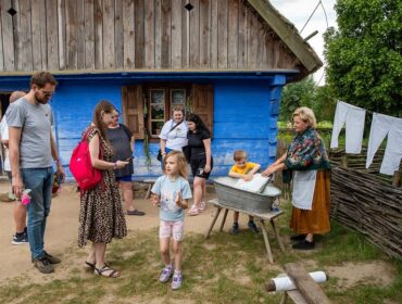 Podróż w czasie nie tylko dla najmłodszych. Wyjątkowy Dzień Dziecka w sierpeckim skansenie [FOTO]