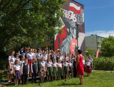 50. rocznica Protestów Czerwca ’76. Obchody w Płocku. Uroczysta msza św., wyjątkowy mural i gala w teatrze [FOTO]