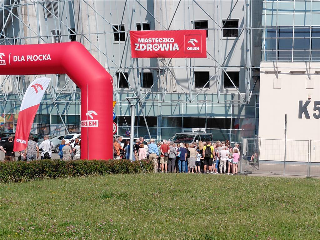 Za darmo i bez skierowań. W Miasteczku Zdrowia w Płocku jeszcze więcej stanowisk i badań. Kolejkowa nowość strzałem w 10! [FOTO]